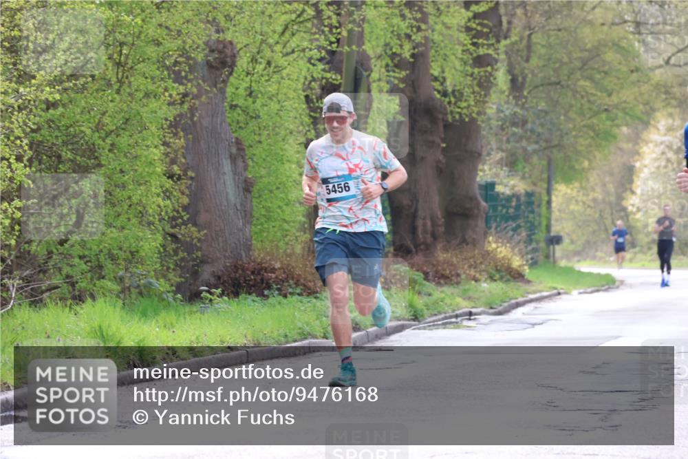 12.04.2026 - 45. Internationalen Wilhelmsburger Insellauf Yannick Fuchs http://msf.ph/oto/9476168 12.04.2026 10:10:08 Laufen 5456 meine-sportfotos.de