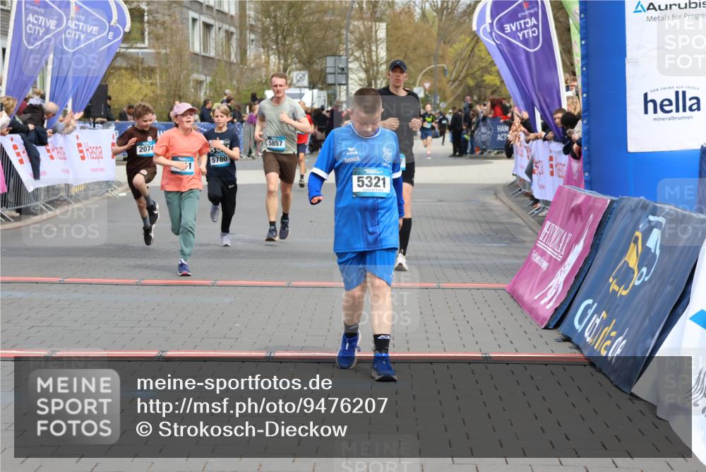 12.04.2026 - 45. Internationalen Wilhelmsburger Insellauf Strokosch-Dieckow http://msf.ph/oto/9476207 12.04.2026 12:56:21 Ziel 5321, 4311, 2017, 2074, 5780, 5857 meine-sportfotos.de