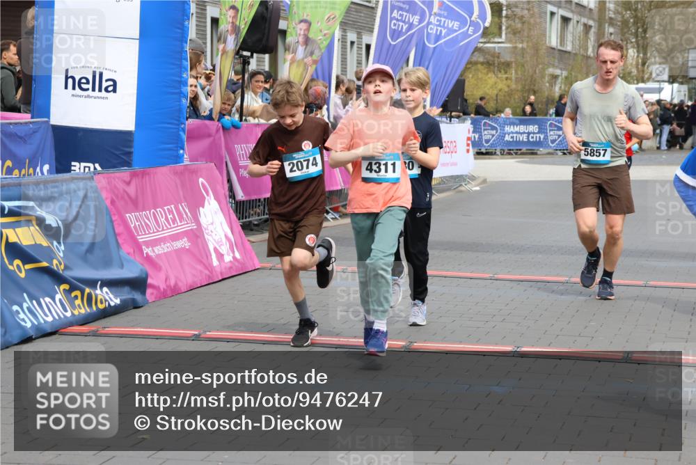 12.04.2026 - 45. Internationalen Wilhelmsburger Insellauf Strokosch-Dieckow http://msf.ph/oto/9476247 12.04.2026 12:56:23 Ziel 5321, 4311, 2017, 2074, 5780, 5857, 2937, 5113 meine-sportfotos.de