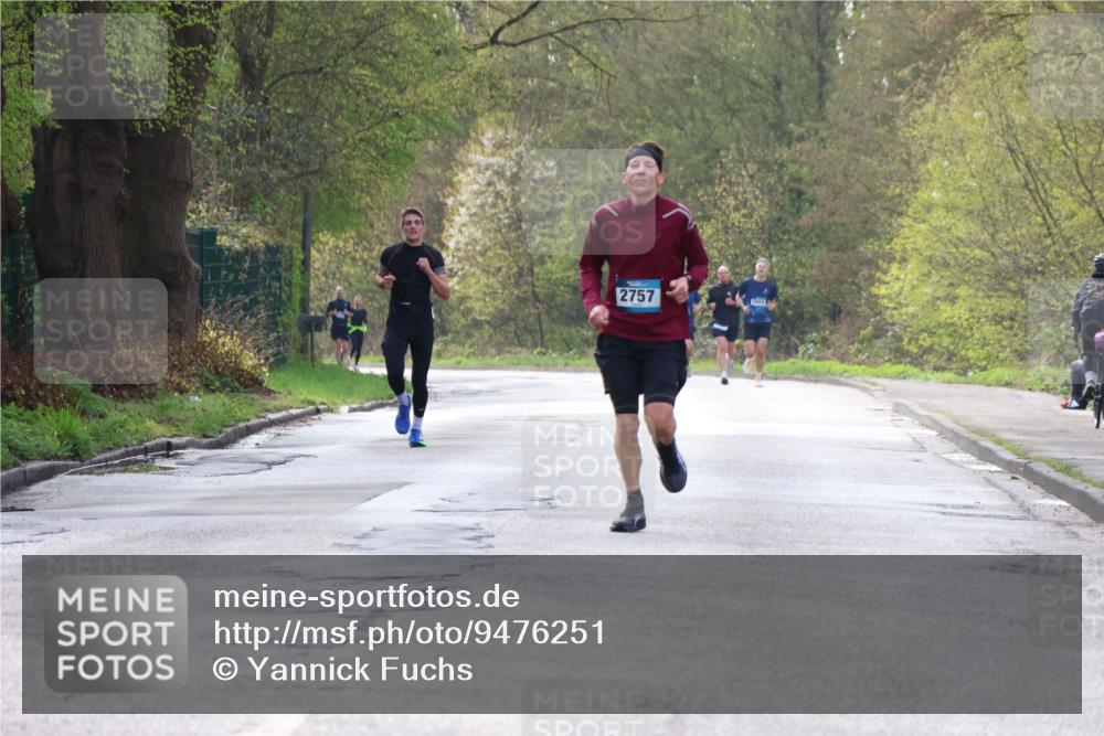 12.04.2026 - 45. Internationalen Wilhelmsburger Insellauf Yannick Fuchs http://msf.ph/oto/9476251 12.04.2026 10:10:20 Laufen 2757 meine-sportfotos.de