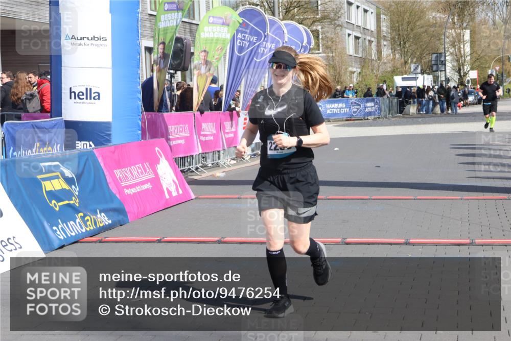12.04.2026 - 45. Internationalen Wilhelmsburger Insellauf Strokosch-Dieckow http://msf.ph/oto/9476254 12.04.2026 11:33:49 Ziel 2233 meine-sportfotos.de