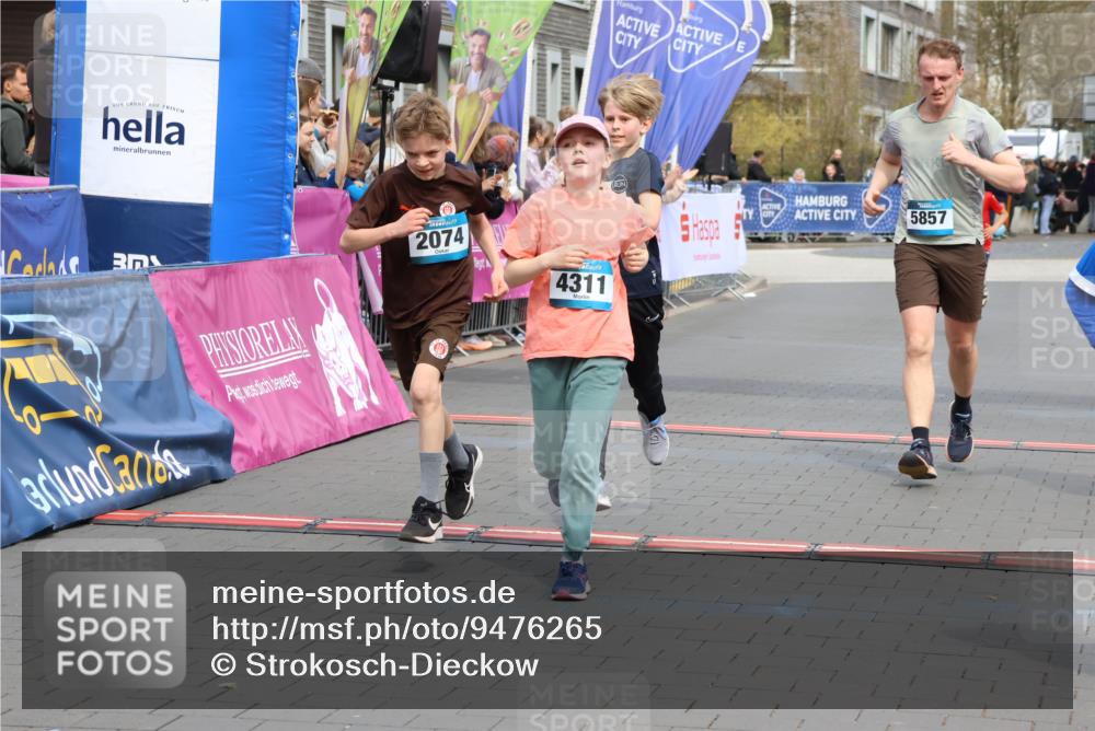 12.04.2026 - 45. Internationalen Wilhelmsburger Insellauf Strokosch-Dieckow http://msf.ph/oto/9476265 12.04.2026 12:56:23 Ziel 5321, 4311, 2017, 2074, 5780, 5857, 2937, 5113 meine-sportfotos.de