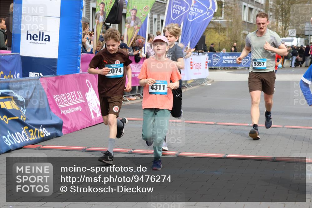 12.04.2026 - 45. Internationalen Wilhelmsburger Insellauf Strokosch-Dieckow http://msf.ph/oto/9476274 12.04.2026 12:56:23 Ziel 5321, 4311, 2017, 2074, 5780, 5857, 2937, 5113 meine-sportfotos.de