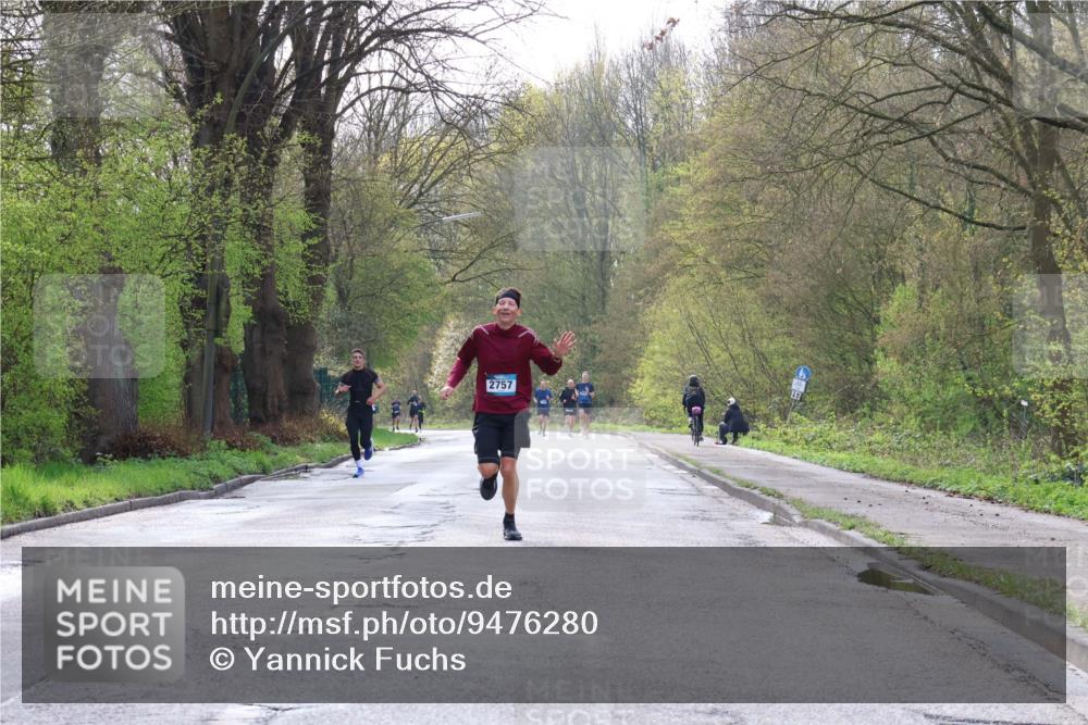 12.04.2026 - 45. Internationalen Wilhelmsburger Insellauf Yannick Fuchs http://msf.ph/oto/9476280 12.04.2026 10:10:22 Laufen 2757 meine-sportfotos.de