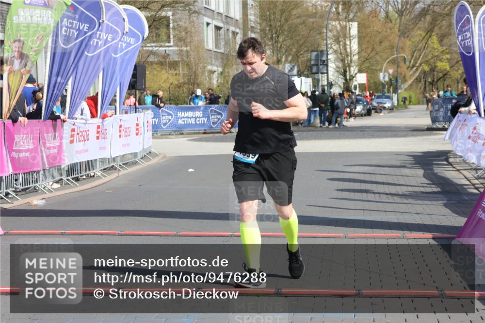 12.04.2026 - 45. Internationalen Wilhelmsburger Insellauf Strokosch-Dieckow http://msf.ph/oto/9476288 12.04.2026 11:34:01 Ziel 4939 meine-sportfotos.de