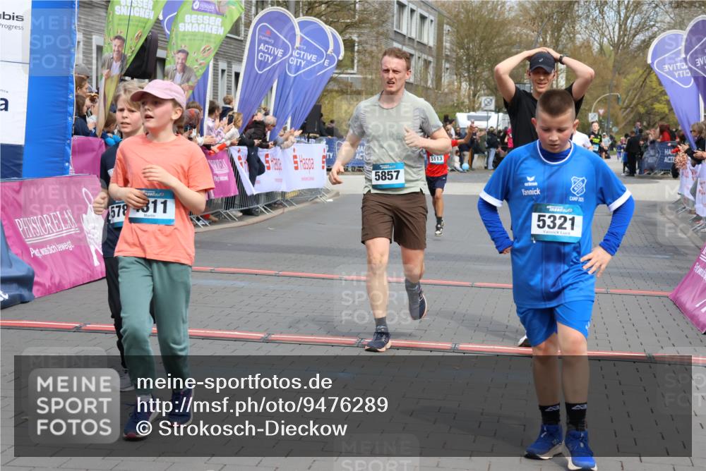 12.04.2026 - 45. Internationalen Wilhelmsburger Insellauf Strokosch-Dieckow http://msf.ph/oto/9476289 12.04.2026 12:56:24 Ziel 4311, 2017, 2074, 5780, 5857, 2937, 5113 meine-sportfotos.de