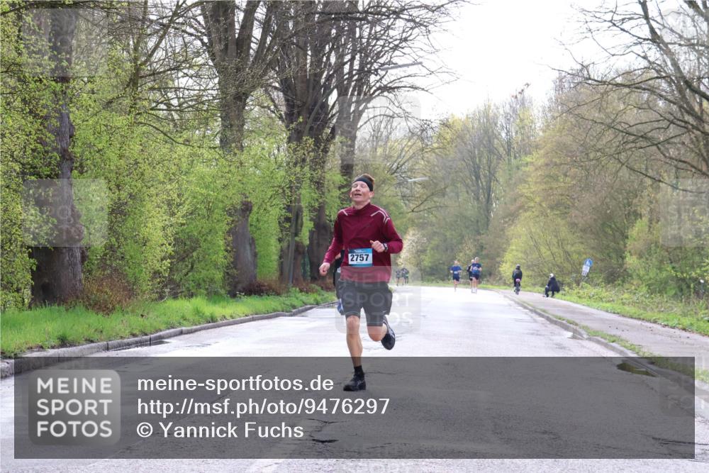 12.04.2026 - 45. Internationalen Wilhelmsburger Insellauf Yannick Fuchs http://msf.ph/oto/9476297 12.04.2026 10:10:24 Laufen 2757 meine-sportfotos.de
