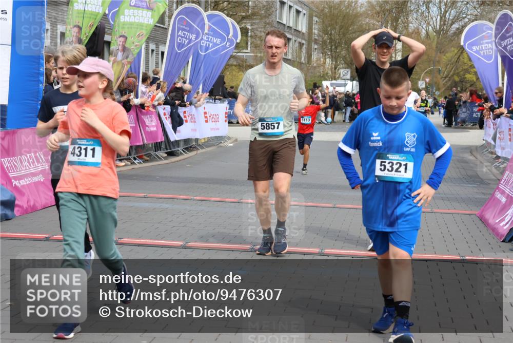 12.04.2026 - 45. Internationalen Wilhelmsburger Insellauf Strokosch-Dieckow http://msf.ph/oto/9476307 12.04.2026 12:56:24 Ziel 4311, 2017, 2074, 5780, 5857, 2937, 5113 meine-sportfotos.de