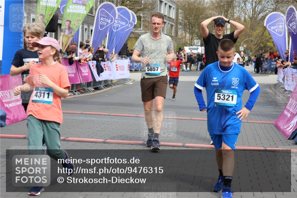 12.04.2026 - 45. Internationalen Wilhelmsburger Insellauf Strokosch-Dieckow http://msf.ph/oto/9476315 12.04.2026 12:56:24 Ziel 4311, 2017, 2074, 5780, 5857, 2937, 5113 meine-sportfotos.de