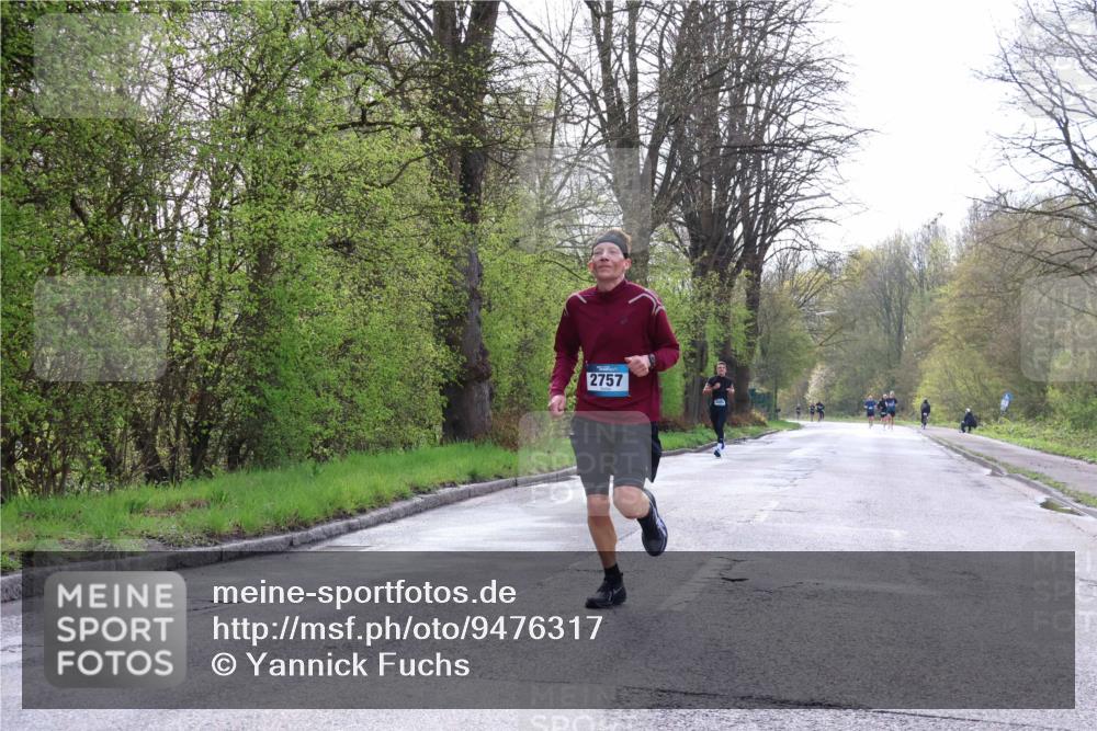 12.04.2026 - 45. Internationalen Wilhelmsburger Insellauf Yannick Fuchs http://msf.ph/oto/9476317 12.04.2026 10:10:26 Laufen 2757 meine-sportfotos.de