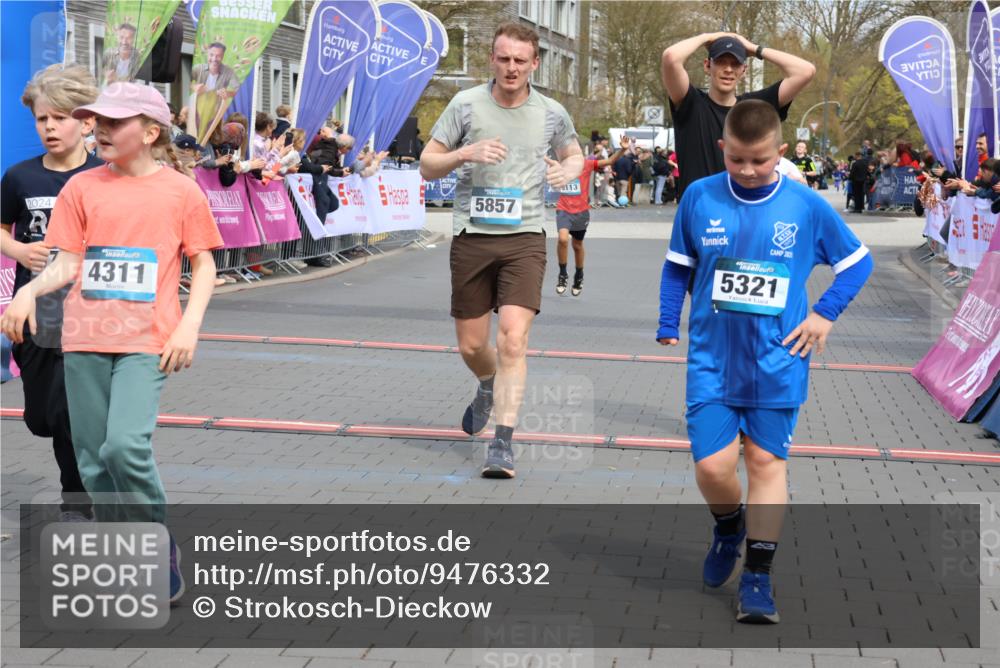 12.04.2026 - 45. Internationalen Wilhelmsburger Insellauf Strokosch-Dieckow http://msf.ph/oto/9476332 12.04.2026 12:56:24 Ziel 4311, 2017, 2074, 5780, 5857, 2937, 5113 meine-sportfotos.de