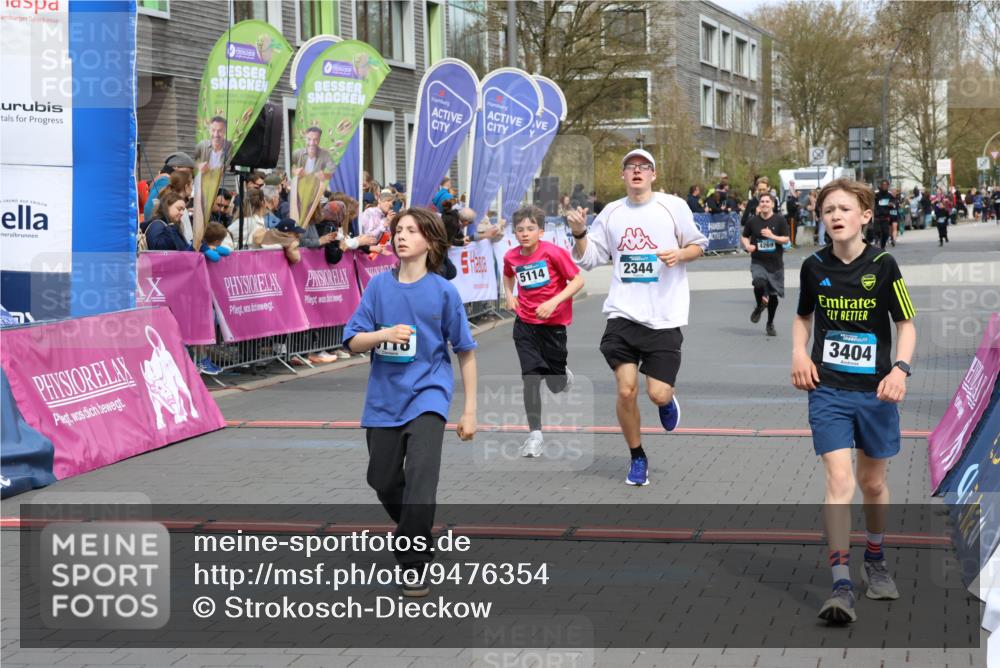 12.04.2026 - 45. Internationalen Wilhelmsburger Insellauf Strokosch-Dieckow http://msf.ph/oto/9476354 12.04.2026 12:56:32 Ziel 5118, 3404, 2344, 5114, 5255, 4269 meine-sportfotos.de