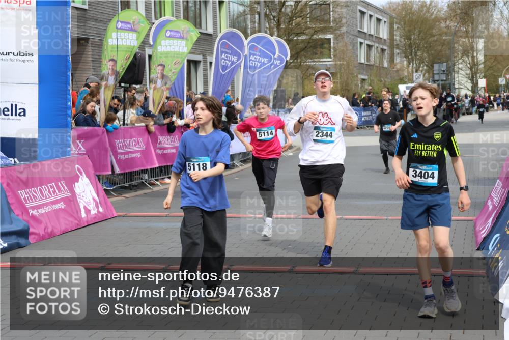 12.04.2026 - 45. Internationalen Wilhelmsburger Insellauf Strokosch-Dieckow http://msf.ph/oto/9476387 12.04.2026 12:56:32 Ziel 5118, 3404, 2344, 5114, 5255, 4269 meine-sportfotos.de