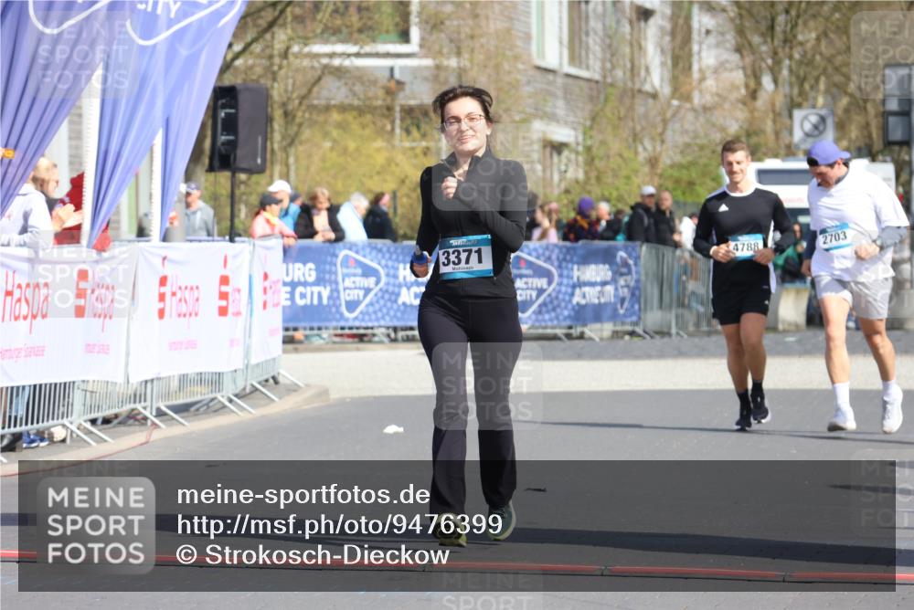 12.04.2026 - 45. Internationalen Wilhelmsburger Insellauf Strokosch-Dieckow http://msf.ph/oto/9476399 12.04.2026 11:35:15 Ziel 3371 meine-sportfotos.de