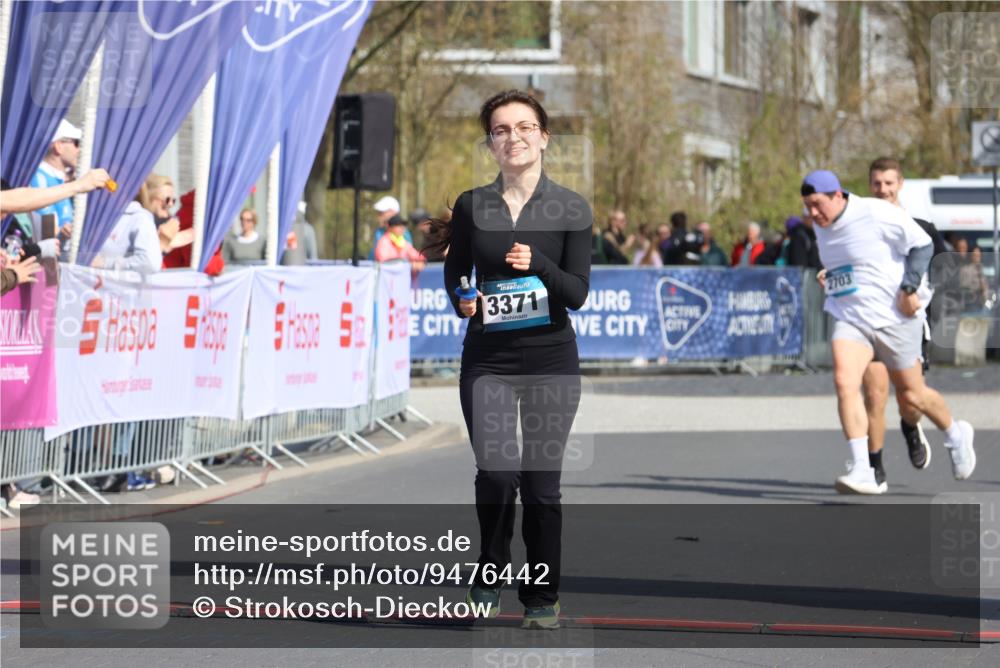 12.04.2026 - 45. Internationalen Wilhelmsburger Insellauf Strokosch-Dieckow http://msf.ph/oto/9476442 12.04.2026 11:35:16 Ziel 3371, 2703 meine-sportfotos.de