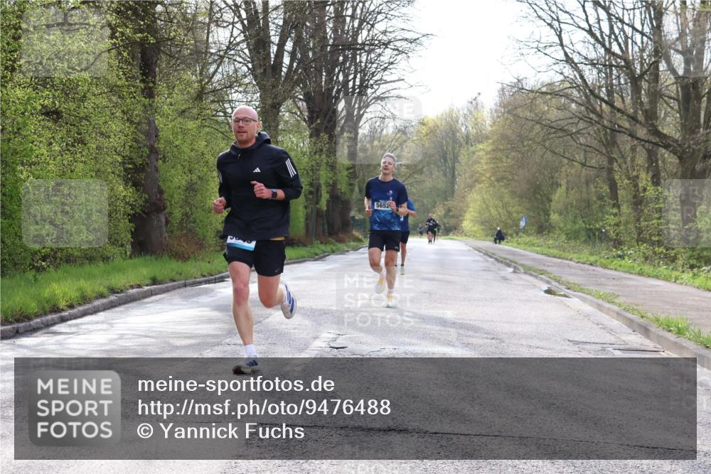 12.04.2026 - 45. Internationalen Wilhelmsburger Insellauf Yannick Fuchs http://msf.ph/oto/9476488 12.04.2026 10:10:43 Laufen 5652 meine-sportfotos.de