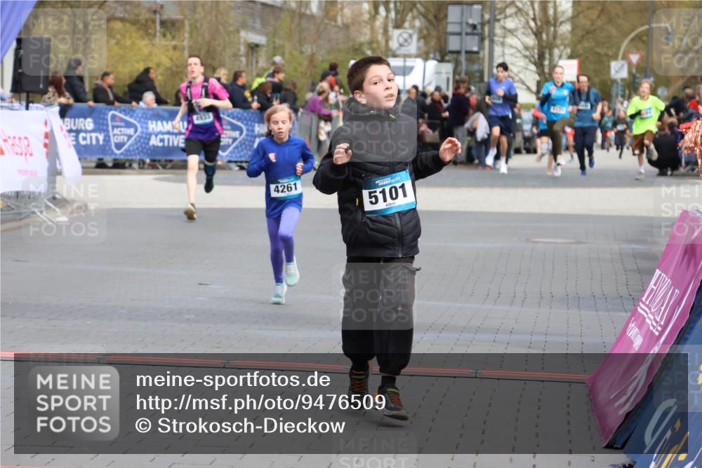 12.04.2026 - 45. Internationalen Wilhelmsburger Insellauf Strokosch-Dieckow http://msf.ph/oto/9476509 12.04.2026 12:56:47 Ziel 4545, 5101, 4261, 4933 meine-sportfotos.de