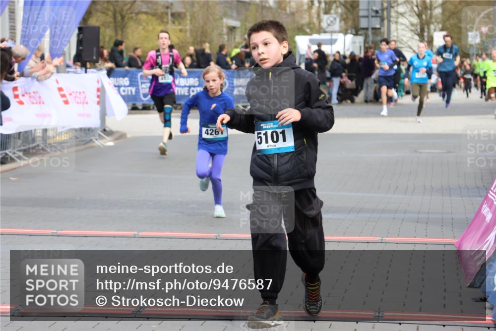 12.04.2026 - 45. Internationalen Wilhelmsburger Insellauf Strokosch-Dieckow http://msf.ph/oto/9476587 12.04.2026 12:56:48 Ziel 4545, 5101, 4261, 4933 meine-sportfotos.de