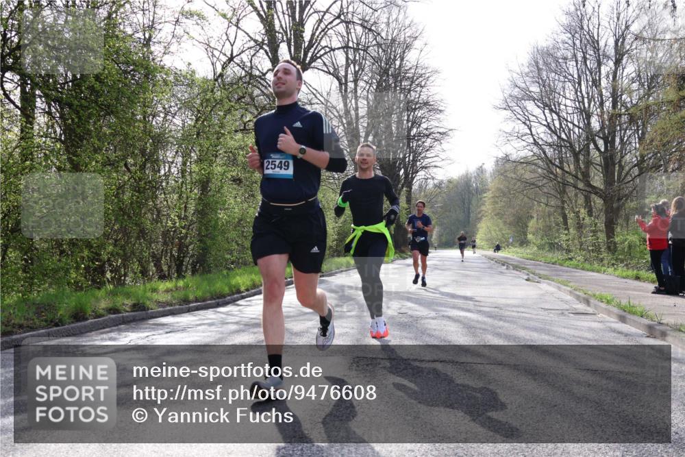 12.04.2026 - 45. Internationalen Wilhelmsburger Insellauf Yannick Fuchs http://msf.ph/oto/9476608 12.04.2026 10:11:01 Laufen 2549 meine-sportfotos.de