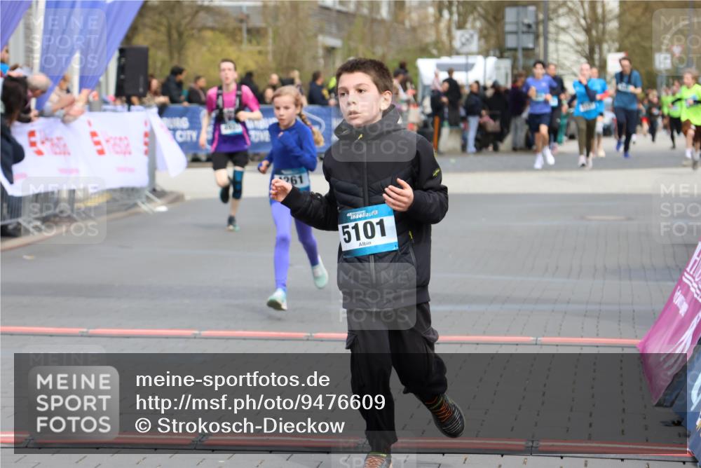 12.04.2026 - 45. Internationalen Wilhelmsburger Insellauf Strokosch-Dieckow http://msf.ph/oto/9476609 12.04.2026 12:56:48 Ziel 4545, 5101, 4261, 4933 meine-sportfotos.de