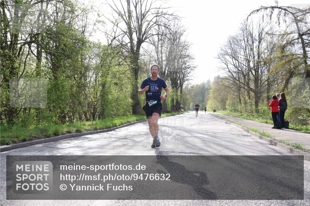 12.04.2026 - 45. Internationalen Wilhelmsburger Insellauf Yannick Fuchs http://msf.ph/oto/9476632 12.04.2026 10:11:03 Laufen 2023, 328 meine-sportfotos.de