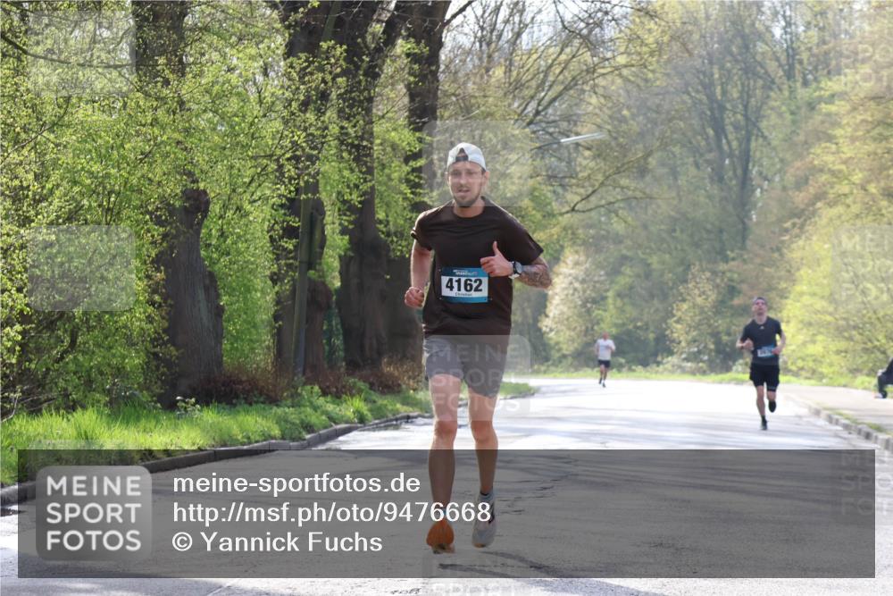 12.04.2026 - 45. Internationalen Wilhelmsburger Insellauf Yannick Fuchs http://msf.ph/oto/9476668 12.04.2026 10:11:07 Laufen 4162 meine-sportfotos.de