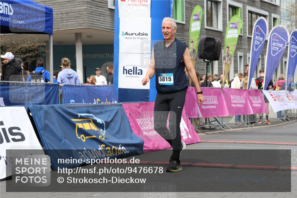 12.04.2026 - 45. Internationalen Wilhelmsburger Insellauf Strokosch-Dieckow http://msf.ph/oto/9476678 12.04.2026 13:31:13 Ziel 4456, 4463, 5815 meine-sportfotos.de