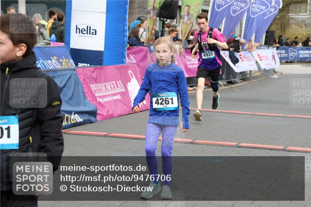 12.04.2026 - 45. Internationalen Wilhelmsburger Insellauf Strokosch-Dieckow http://msf.ph/oto/9476706 12.04.2026 12:56:51 Ziel 4261, 4933, 5131, 5184 meine-sportfotos.de