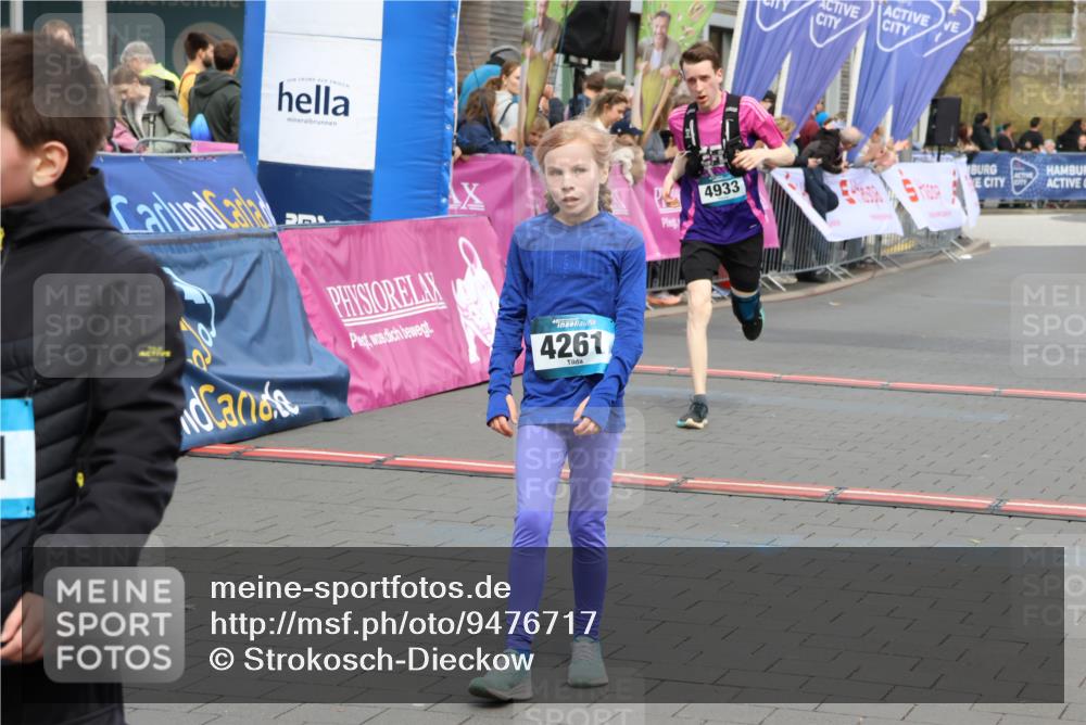 12.04.2026 - 45. Internationalen Wilhelmsburger Insellauf Strokosch-Dieckow http://msf.ph/oto/9476717 12.04.2026 12:56:51 Ziel 4261, 4933, 5131, 5184 meine-sportfotos.de