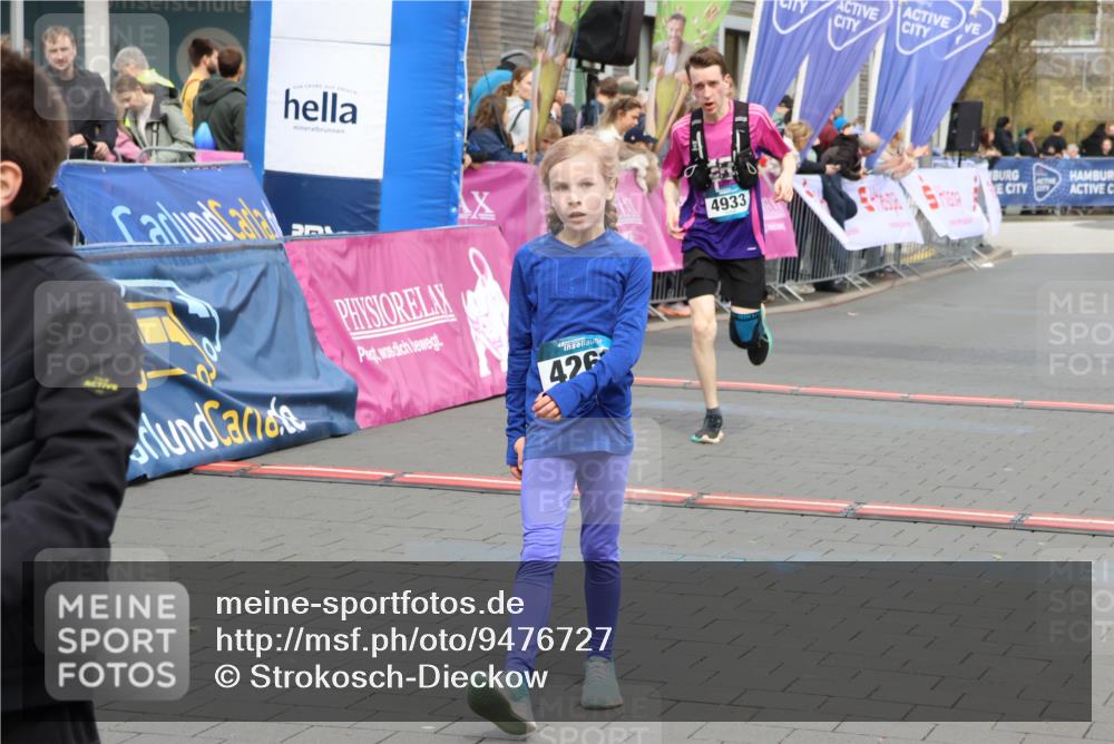 12.04.2026 - 45. Internationalen Wilhelmsburger Insellauf Strokosch-Dieckow http://msf.ph/oto/9476727 12.04.2026 12:56:51 Ziel 4261, 4933, 5131, 5184 meine-sportfotos.de