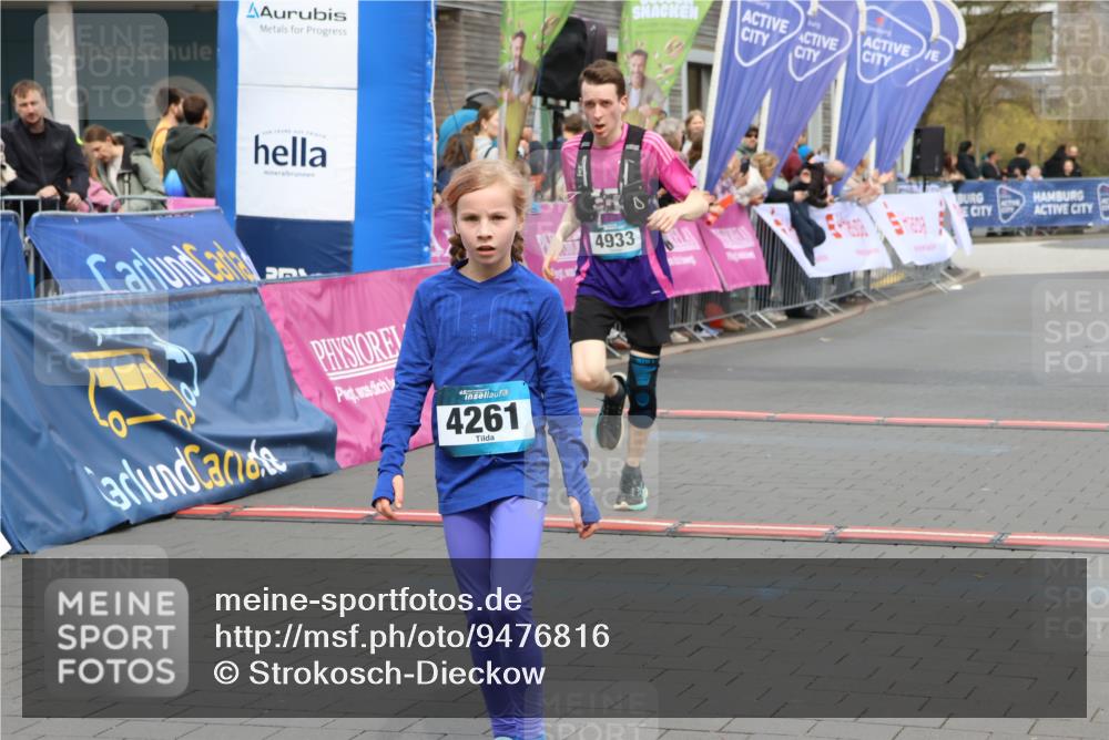 12.04.2026 - 45. Internationalen Wilhelmsburger Insellauf Strokosch-Dieckow http://msf.ph/oto/9476816 12.04.2026 12:56:52 Ziel 4261, 4933, 5131, 5184 meine-sportfotos.de