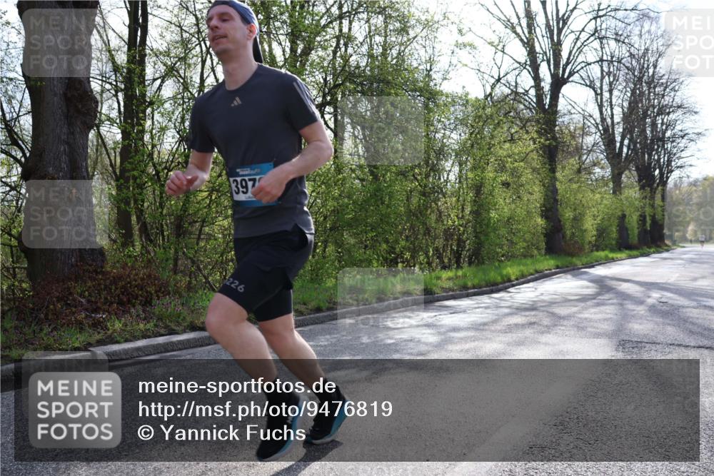 12.04.2026 - 45. Internationalen Wilhelmsburger Insellauf Yannick Fuchs http://msf.ph/oto/9476819 12.04.2026 10:11:19 Laufen 397, 3226 meine-sportfotos.de