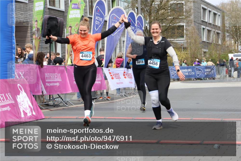 12.04.2026 - 45. Internationalen Wilhelmsburger Insellauf Strokosch-Dieckow http://msf.ph/oto/9476911 12.04.2026 13:31:10 Ziel 4456, 4463, 5815 meine-sportfotos.de