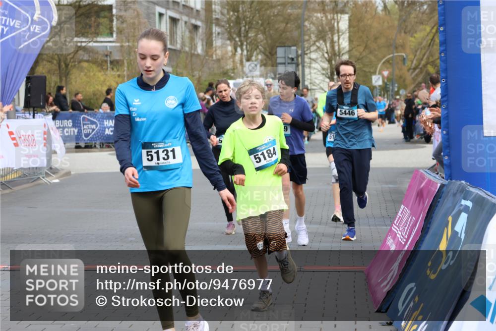 12.04.2026 - 45. Internationalen Wilhelmsburger Insellauf Strokosch-Dieckow http://msf.ph/oto/9476977 12.04.2026 12:56:56 Ziel 5131, 5184, 5446, 4859, 5729, 5134 meine-sportfotos.de