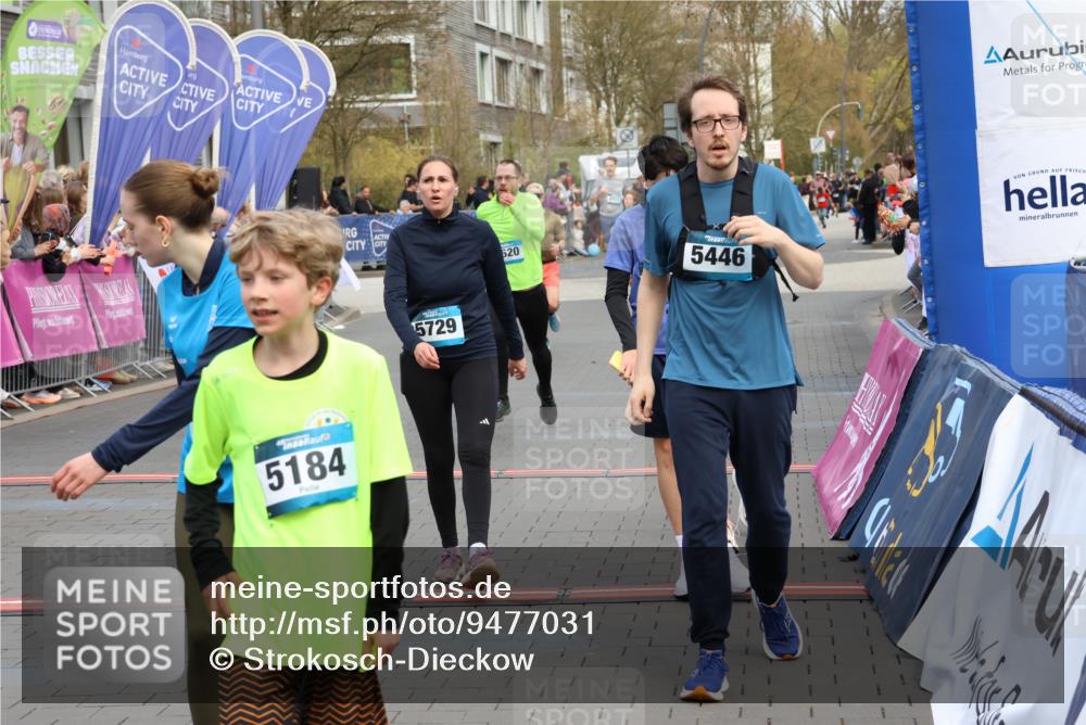 12.04.2026 - 45. Internationalen Wilhelmsburger Insellauf Strokosch-Dieckow http://msf.ph/oto/9477031 12.04.2026 12:57:00 Ziel 5446, 4859, 5729, 5134, 3620, 4848, 5410 meine-sportfotos.de