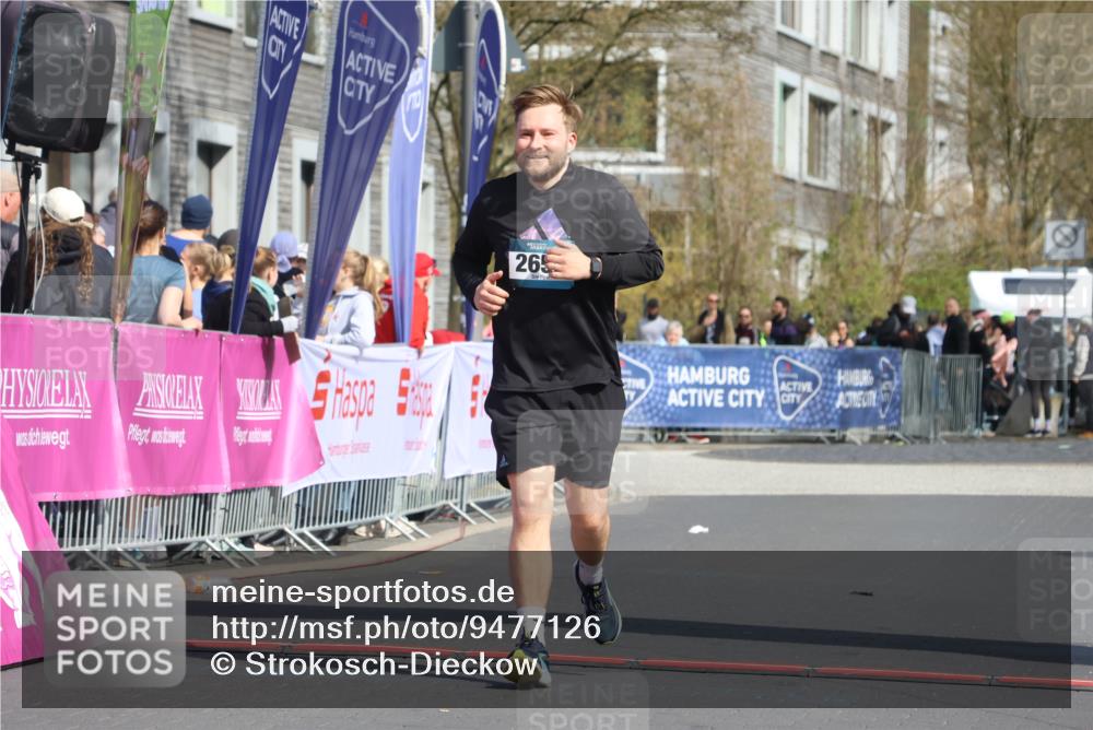 12.04.2026 - 45. Internationalen Wilhelmsburger Insellauf Strokosch-Dieckow http://msf.ph/oto/9477126 12.04.2026 11:36:41 Ziel 2653 meine-sportfotos.de
