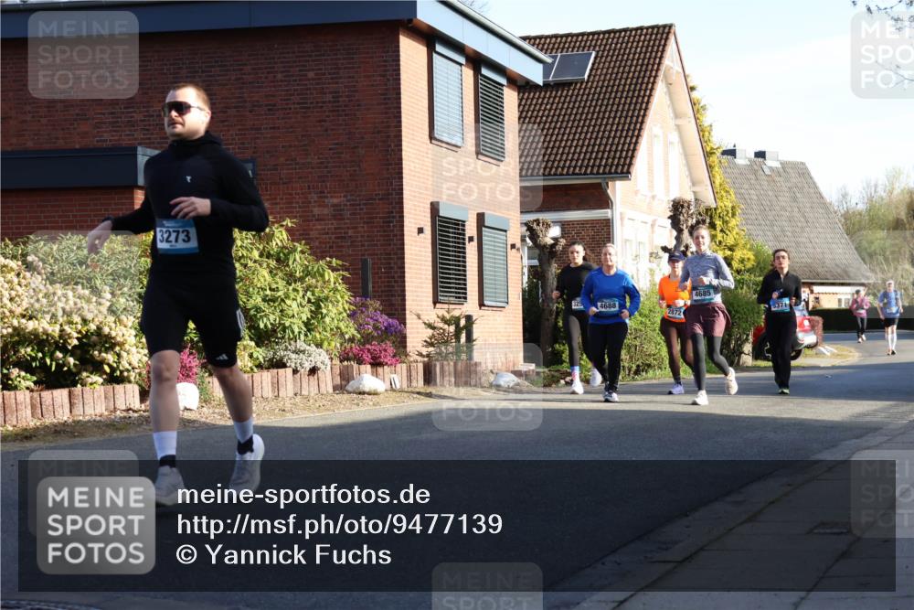 12.04.2026 - 45. Internationalen Wilhelmsburger Insellauf Yannick Fuchs http://msf.ph/oto/9477139 12.04.2026 09:04:32 Laufen 3273, 325, 4688, 4685, 5371 meine-sportfotos.de