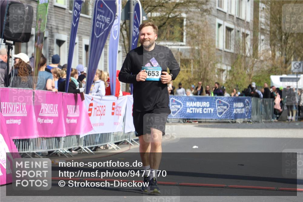 12.04.2026 - 45. Internationalen Wilhelmsburger Insellauf Strokosch-Dieckow http://msf.ph/oto/9477170 12.04.2026 11:36:41 Ziel 2653 meine-sportfotos.de