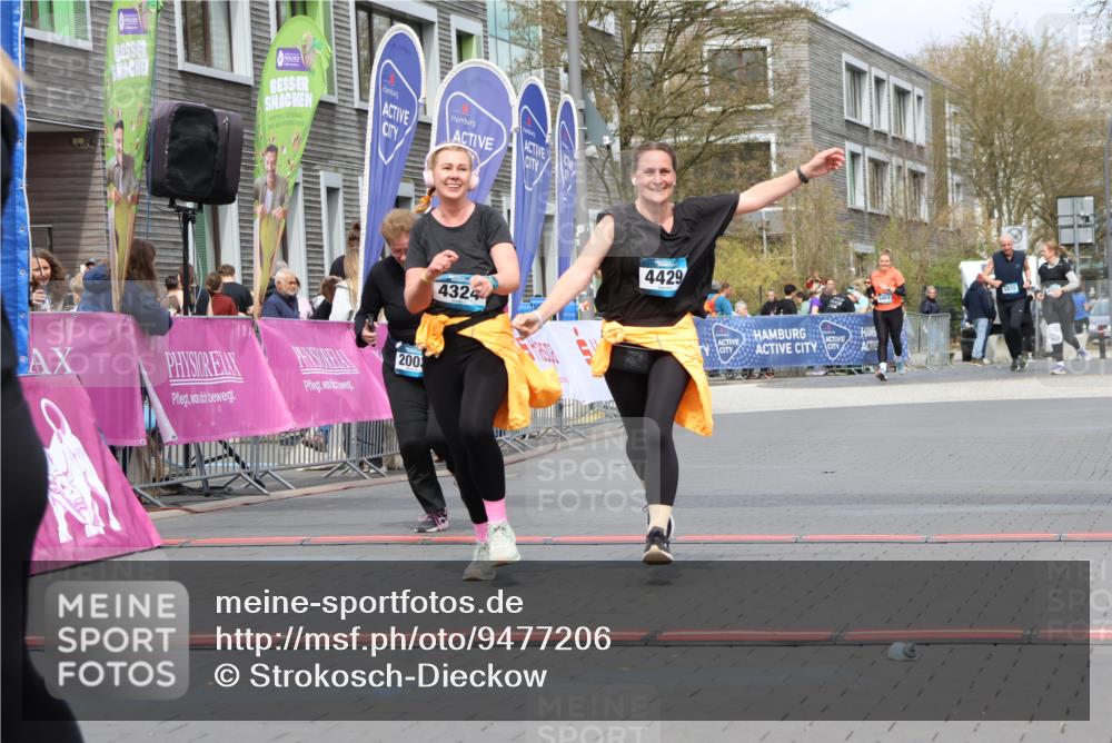 12.04.2026 - 45. Internationalen Wilhelmsburger Insellauf Strokosch-Dieckow http://msf.ph/oto/9477206 12.04.2026 13:31:00 Ziel 2514, 2515, 4324, 4429, 2003 meine-sportfotos.de