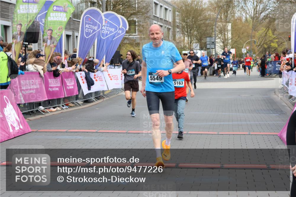 12.04.2026 - 45. Internationalen Wilhelmsburger Insellauf Strokosch-Dieckow http://msf.ph/oto/9477226 12.04.2026 12:57:17 Ziel 5141, 5549, 5163, 5147, 3600 meine-sportfotos.de