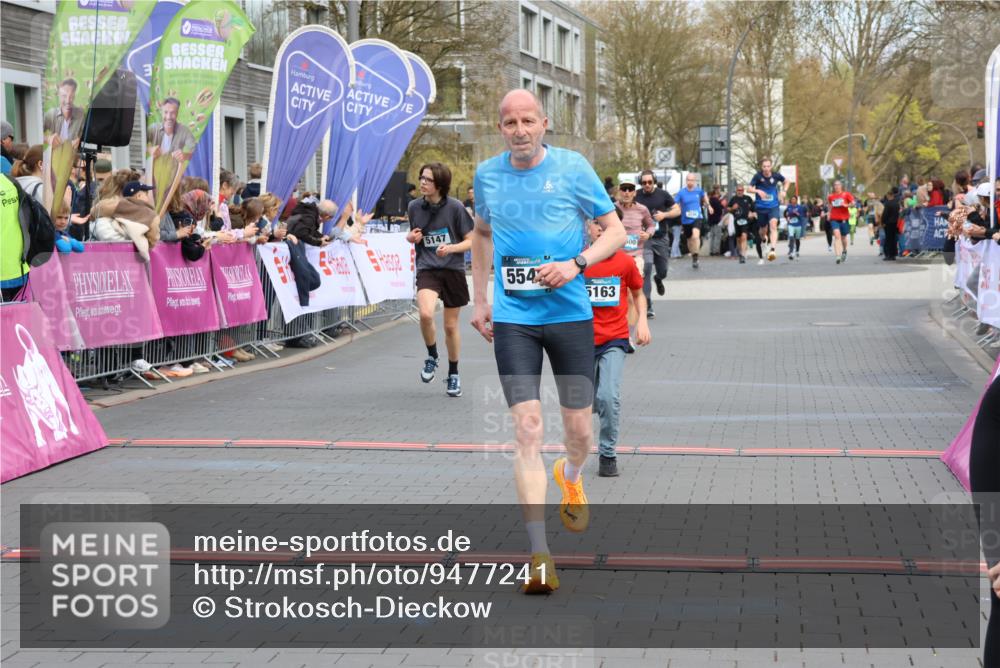 12.04.2026 - 45. Internationalen Wilhelmsburger Insellauf Strokosch-Dieckow http://msf.ph/oto/9477241 12.04.2026 12:57:17 Ziel 5141, 5549, 5163, 5147, 3600 meine-sportfotos.de
