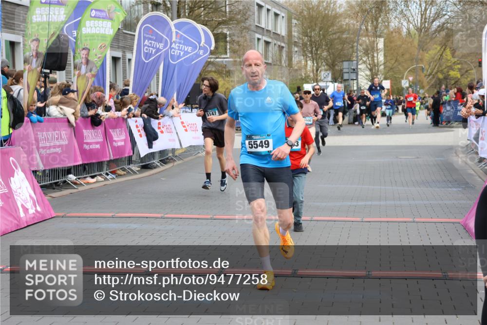12.04.2026 - 45. Internationalen Wilhelmsburger Insellauf Strokosch-Dieckow http://msf.ph/oto/9477258 12.04.2026 12:57:17 Ziel 5141, 5549, 5163, 5147, 3600 meine-sportfotos.de