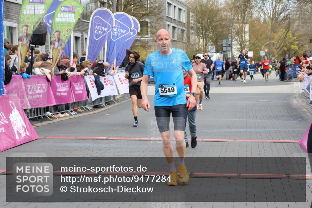 12.04.2026 - 45. Internationalen Wilhelmsburger Insellauf Strokosch-Dieckow http://msf.ph/oto/9477284 12.04.2026 12:57:17 Ziel 5141, 5549, 5163, 5147, 3600 meine-sportfotos.de