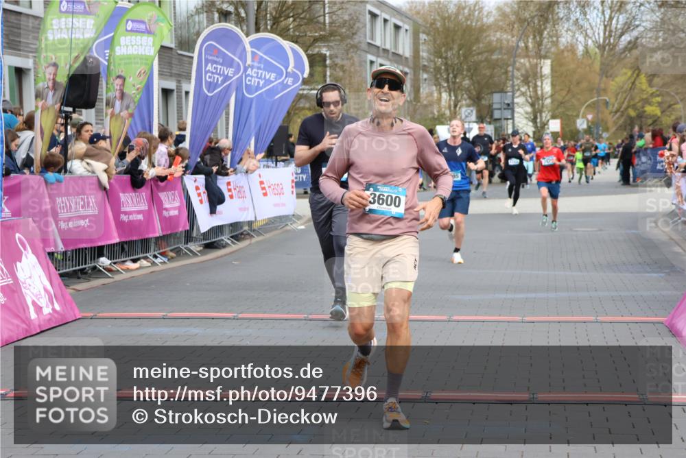 12.04.2026 - 45. Internationalen Wilhelmsburger Insellauf Strokosch-Dieckow http://msf.ph/oto/9477396 12.04.2026 12:57:22 Ziel 5147, 3600, 2491, 3985, 4598 meine-sportfotos.de