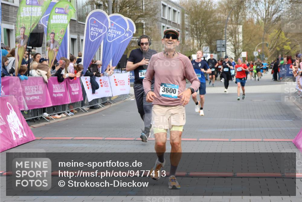12.04.2026 - 45. Internationalen Wilhelmsburger Insellauf Strokosch-Dieckow http://msf.ph/oto/9477413 12.04.2026 12:57:22 Ziel 5147, 3600, 2491, 3985, 4598 meine-sportfotos.de