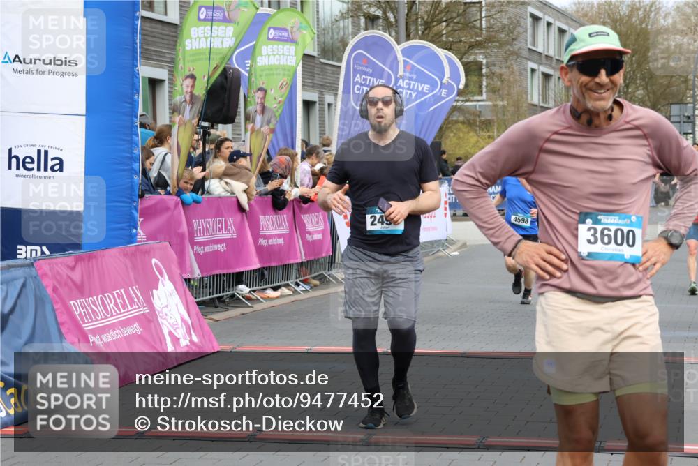 12.04.2026 - 45. Internationalen Wilhelmsburger Insellauf Strokosch-Dieckow http://msf.ph/oto/9477452 12.04.2026 12:57:24 Ziel 3600, 2491, 3985, 4598, 3921, 5343 meine-sportfotos.de