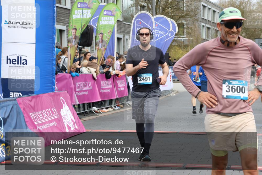 12.04.2026 - 45. Internationalen Wilhelmsburger Insellauf Strokosch-Dieckow http://msf.ph/oto/9477467 12.04.2026 12:57:24 Ziel 3600, 2491, 3985, 4598, 3921, 5343 meine-sportfotos.de