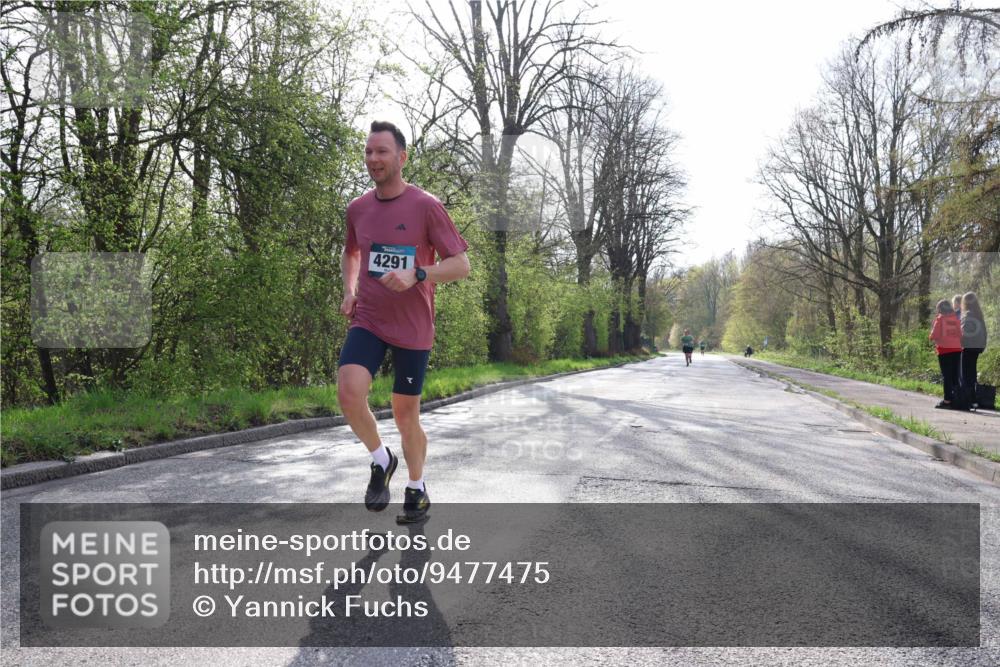 12.04.2026 - 45. Internationalen Wilhelmsburger Insellauf Yannick Fuchs http://msf.ph/oto/9477475 12.04.2026 10:13:02 Laufen 4291 meine-sportfotos.de