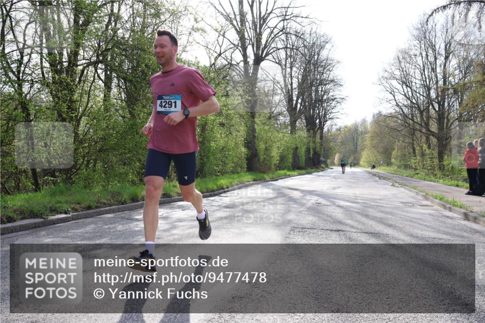 12.04.2026 - 45. Internationalen Wilhelmsburger Insellauf Yannick Fuchs http://msf.ph/oto/9477478 12.04.2026 10:13:02 Laufen 4291 meine-sportfotos.de