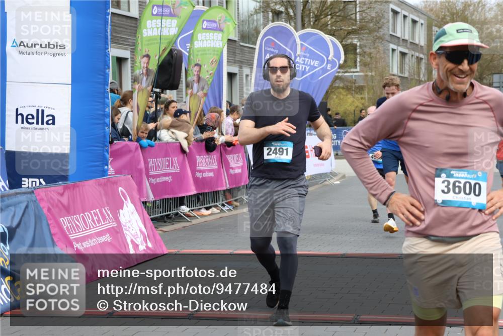 12.04.2026 - 45. Internationalen Wilhelmsburger Insellauf Strokosch-Dieckow http://msf.ph/oto/9477484 12.04.2026 12:57:24 Ziel 3600, 2491, 3985, 4598, 3921, 5343 meine-sportfotos.de